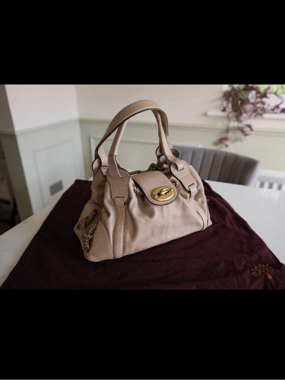 Mulberry Beige Leather Shoulder Bag with Gold Turnlock